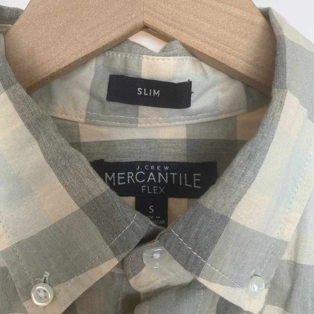 J. Crew Mercantile Plaid button‎ down shirt. Size Small